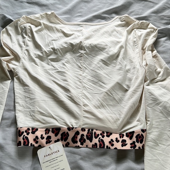 Fabletics long-sleeve cropped shirt - Picture 4 of 4